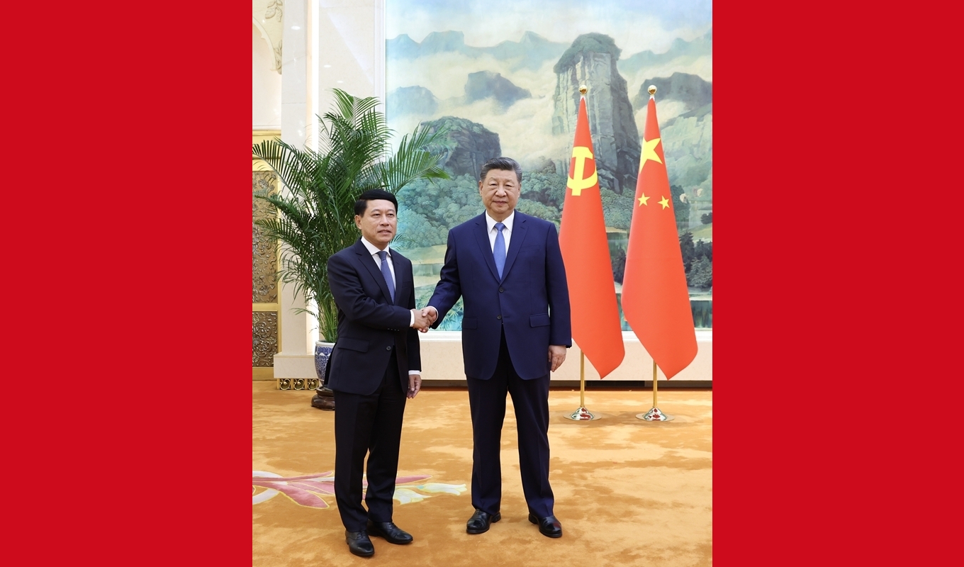 习近平会见老挝人民革命党中央总书记、国家主席特使沙伦赛