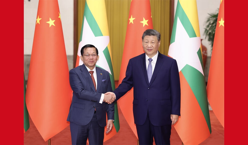 习近平同缅甸总统敏昂莱会谈