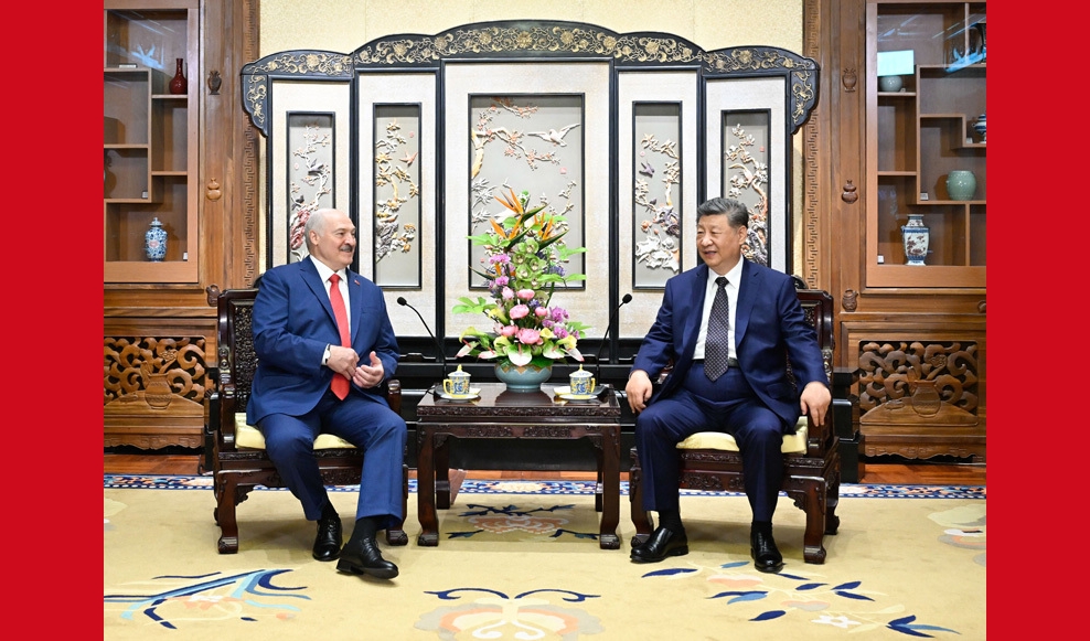 习近平会见白俄罗斯总统卢卡申科