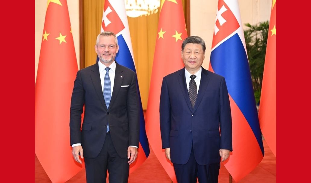 习近平同斯洛伐克总统佩列格里尼会谈
